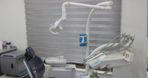 الدكتور طارق ابوعواد لطب و جراحة الفم و الاسنان