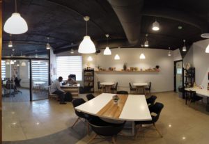 مركز الاتصال للاستشارات التعليمية